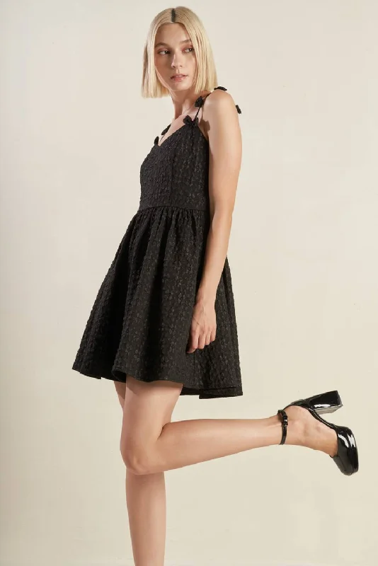 COVETED SWEETNESS WOVEN LACE MIDI DRESS Stylish Halter Neck Midi Dress
