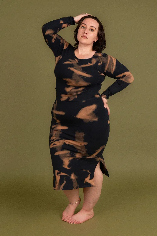 Reversible V-neck Midi Dress Petite in Acid Wash Trendy Ruched Side Midi Dress