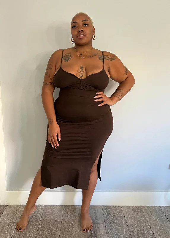 Saffi Midi Dress in Cafè Trendy Ruffle Hem Midi Dress
