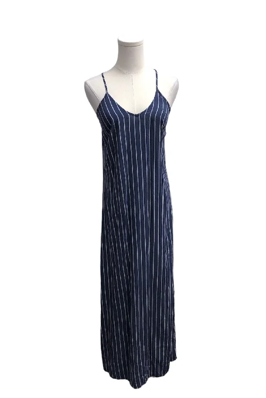Women's Maxi Dress Blue XS Comfortable Fitted Maxi Dress