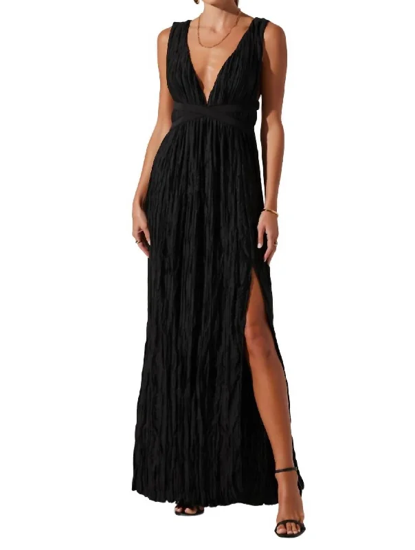 Tesni Maxi Dress In Black