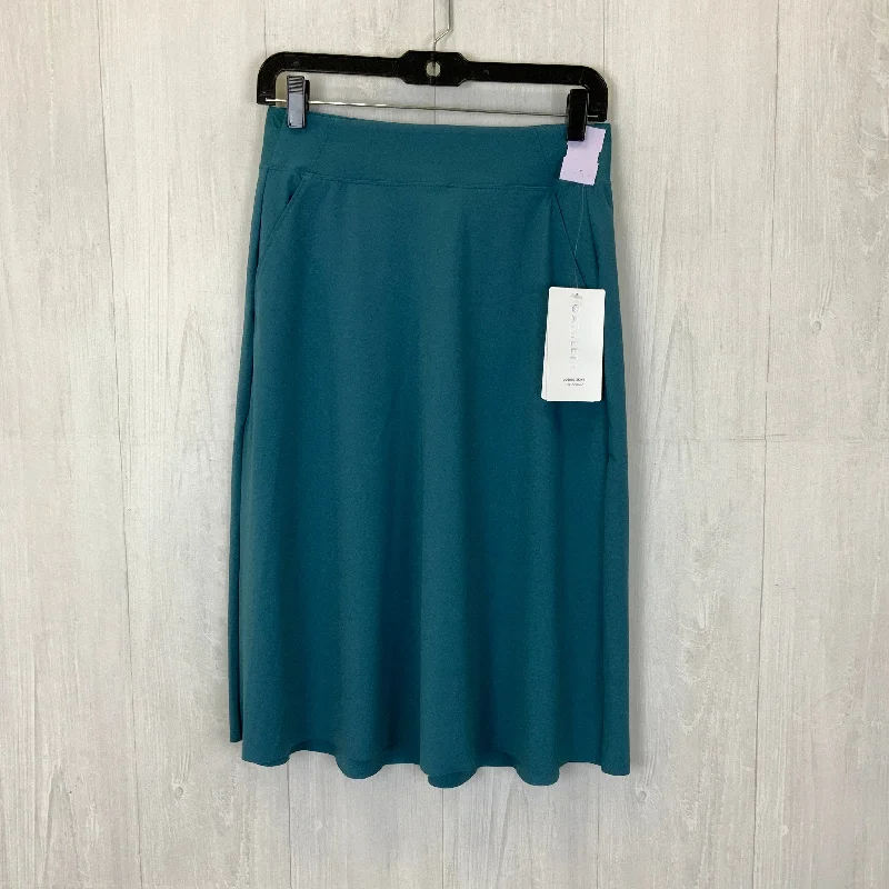 Aqua Athletic Skirt Athleta, Size S velvet skirt plush