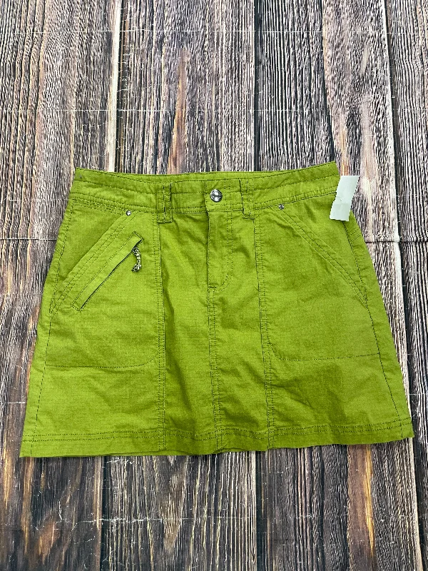 Green Athletic Skirt Title Nine, Size 2 leather skirt sleek