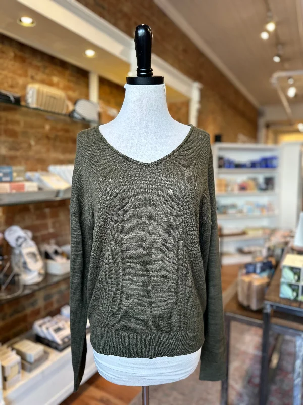 Long Sleeve U-Neck Sweater Top in True Olive