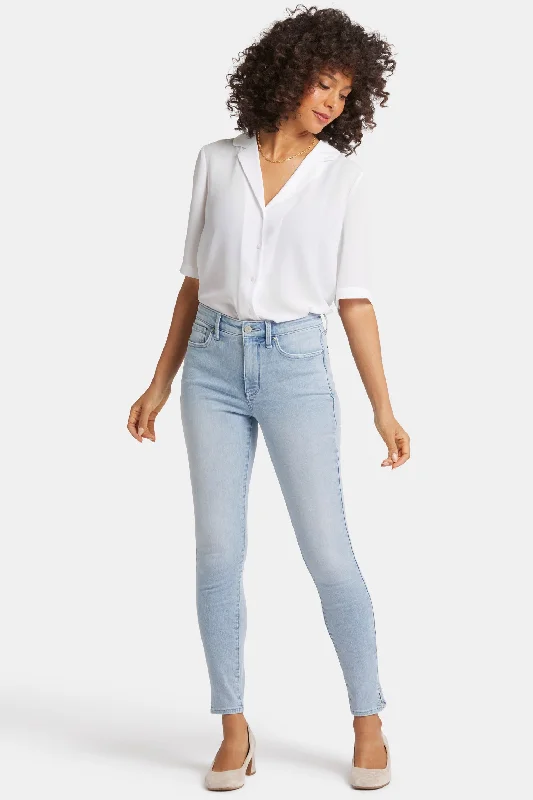 Curve Shaper™ Ami Skinny Jeans - Misty Ridge Stylish High-Waisted Denim