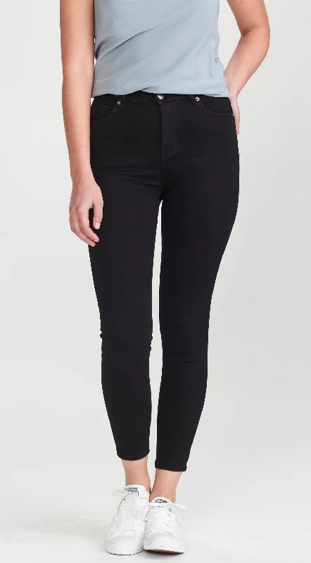 Junkfood Jeans Slip Ankle Grazer Black Stylish High-Rise Mom Jeans